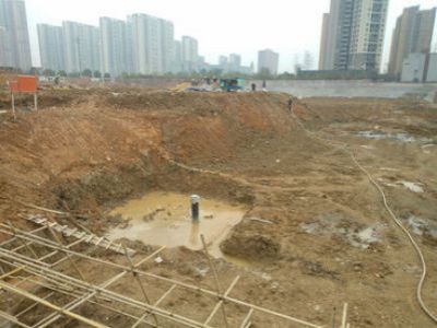 湖南金石基础工程有限公司,旋挖桩施工,预应力管桩施工,人工挖孔桩施工,冲孔桩施工,长螺旋灌注桩施工,基坑支护工程施工,锚杆锚索施工,冠梁、腰梁施工,地基强夯处理工程,厂房及道路地基强夯处理工程,高速公路地基强夯加固处理,物流园港口地坪地基强夯工程,各种综合市场（3—6房）房屋建筑地基基础处理,铁路（含高铁）路基加固工程,机场跑道地基加固处理工程